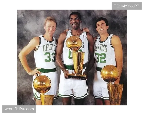 乔·杜马斯利用挡拆拉开空间效率提升明显，助攻数超队内后卫平均水平