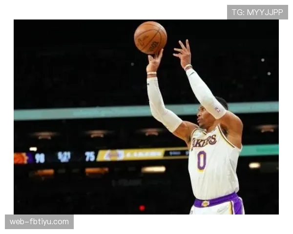 拉塞尔·威斯布鲁克突破次数显著提升拉开比赛节奏对比之前助攻贡献下降